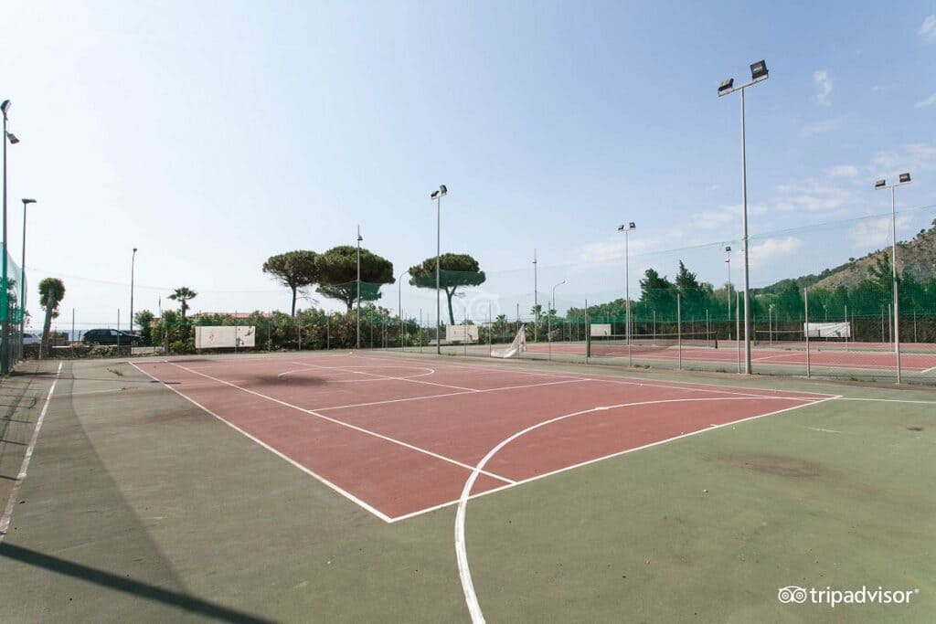 sports-facilities-v17056256-1024×683